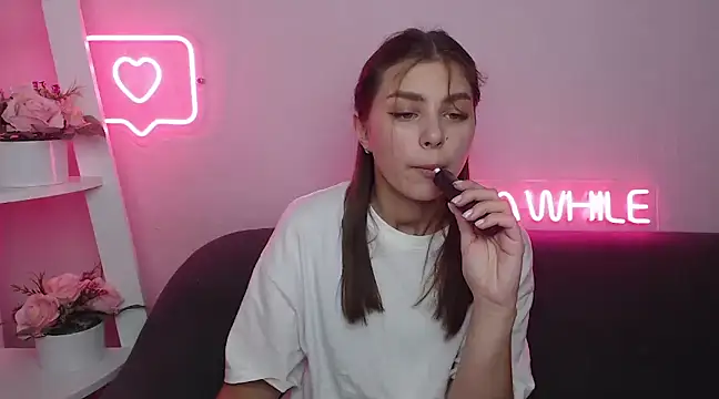 MilanaAngelAs online show from December 12, 5:42 am