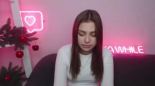 MilanaAngelAs online show from December 14, 5:40 am