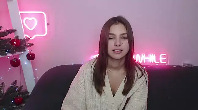 MilanaAngelAs online show from December 15, 10:50 am