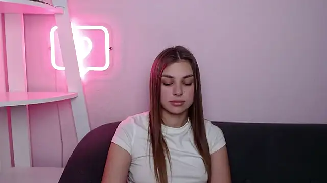 MilanaAngelAs online show from March 7, 5:43 pm