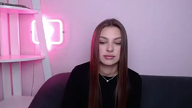 Snapshot of MilanaAngelAs chatting on April 5, 4:53 am MilanaAngelAs online show from April 5, 4:53 am