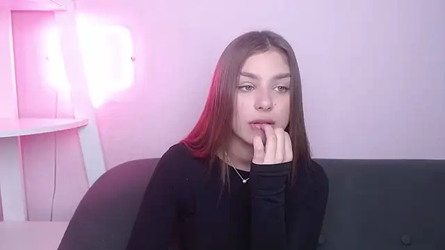 Snapshot of MilanaAngelAs chatting on April 12, 4:50 am MilanaAngelAs online show from April 12, 4:50 am
