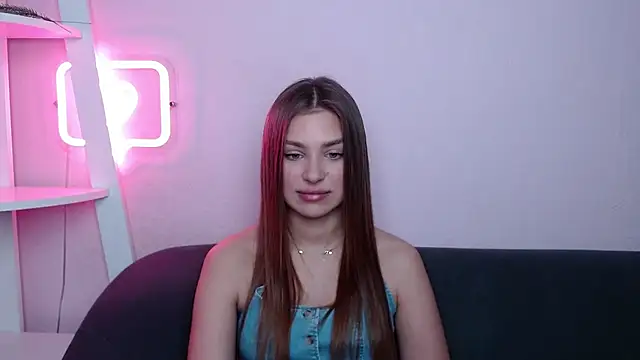 Snapshot of MilanaAngelAs chatting on April 13, 4:40 am MilanaAngelAs online show from April 13, 4:40 am