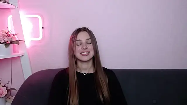 Snapshot of MilanaAngelAs chatting on April 18, 4:55 pm MilanaAngelAs online show from April 18, 4:55 pm