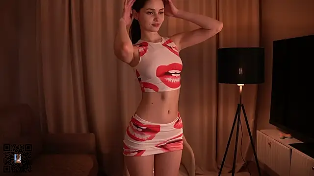 CarmenMoore26 online show from March 9, 10:30 pm