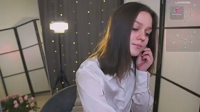 Addelin Moon online show from March 9, 6:32 pm