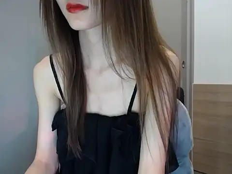 LiDonnaa online show from February 8, 9:45 am