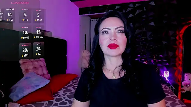 charlottemeyerr online show from November 24, 7:35 pm