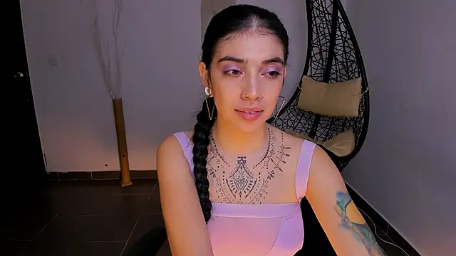 Nina-monroe online show from January 9, 12:35 am