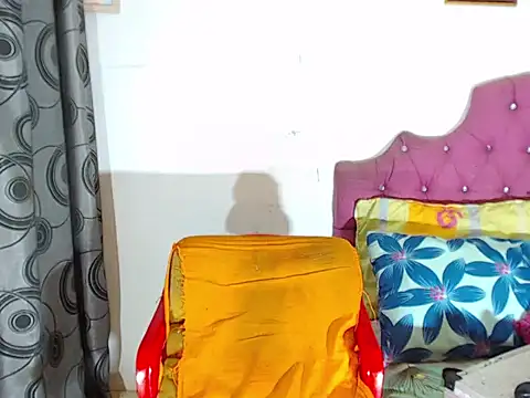 KandyHot  online show from December 7, 2:09 am