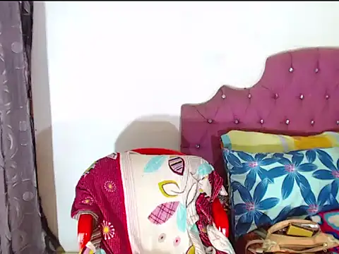 KandyHot  online show from March 8, 4:28 pm