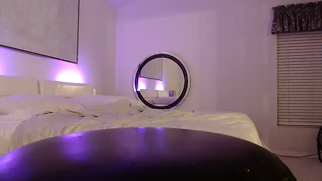 Walkingboots online show from February 15, 1:42 am