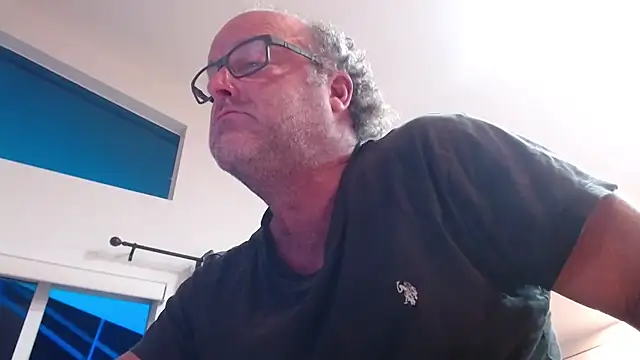 Walkingboots online show from October 2, 8:32 am