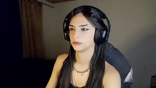 Snapshot of Dollbehavior_ chatting on April 8, 7:30 am Dollbehavior online show from April 8, 7:30 am