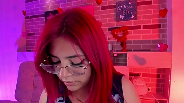 Rousse Collinss online show from February 25, 3:42 am