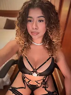 Snapshot of LEONCITA_ chatting on July 4, 9:21 pm LEONCITA online show from July 4, 9:21 pm