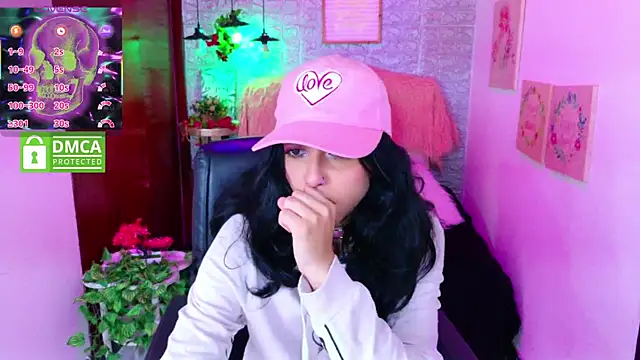 Snapshot of REDHOTTER_ chatting on September 23, 8:01 pm REDHOTTER  online show from September 23, 8:01 pm