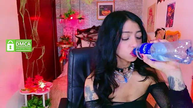 Snapshot of REDHOTTER_ chatting on October 8, 7:55 pm REDHOTTER  online show from October 8, 7:55 pm