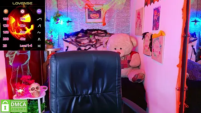 Snapshot of REDHOTTER_ chatting on October 20, 8:09 pm REDHOTTER  online show from October 20, 8:09 pm