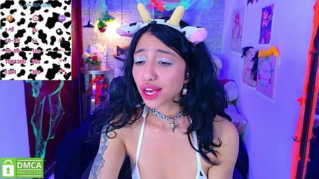 Snapshot of REDHOTTER_ chatting on October 26, 1:00 am REDHOTTER  online show from October 26, 1:00 am