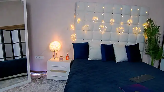 NicoleRosss online show from January 17, 12:52 pm