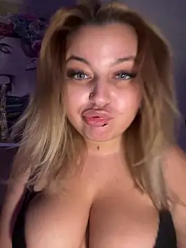 AllysonK online show from January 29, 6:28 pm