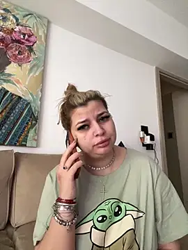 Snapshot of AllysonK chatting on March 28, 1:33 pm AllysonK online show from March 28, 1:33 pm