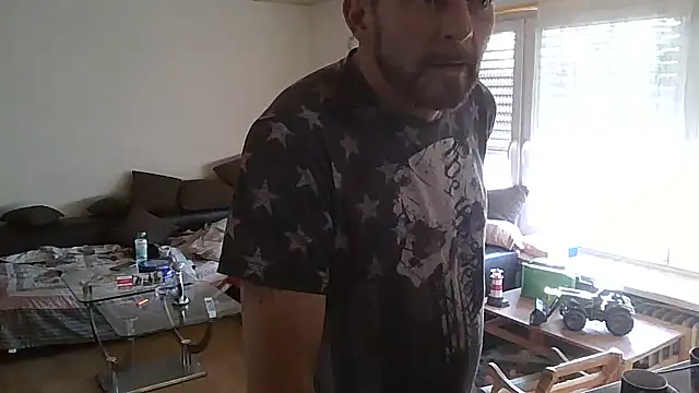 rosaeichel online show from March 4, 4:02 pm