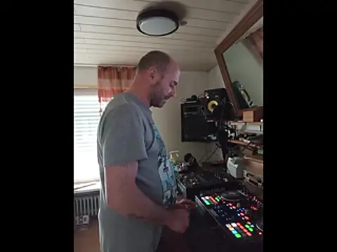 rosaeichel online show from April 5, 2:03 pm