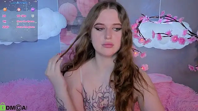 Snapshot of Betany_Foks chatting on March 13, 1:01 am Betany Foks online show from March 13, 1:01 am