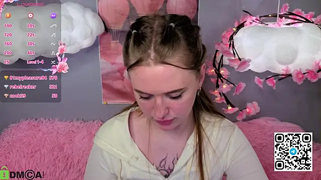 Snapshot of Betany_Foks chatting on March 27, 8:26 am Betany Foks online show from March 27, 8:26 am