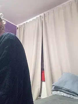 Snapshot of BritneyHudson chatting on October 13, 1:38 am BritneyHudson online show from October 13, 1:38 am