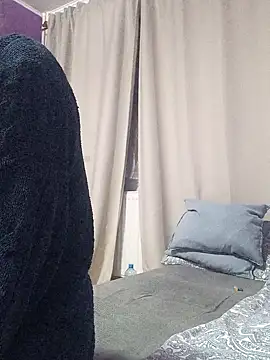 Snapshot of BritneyHudson chatting on October 14, 1:06 am BritneyHudson online show from October 14, 1:06 am