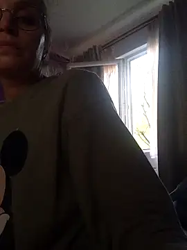 Snapshot of BritneyHudson chatting on October 19, 3:01 pm BritneyHudson online show from October 19, 3:01 pm