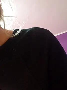 Snapshot of BritneyHudson chatting on October 21, 3:46 pm BritneyHudson online show from October 21, 3:46 pm