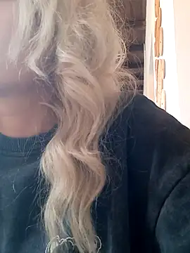 Snapshot of BritneyHudson chatting on November 20, 1:00 pm BritneyHudson online show from November 20, 1:00 pm