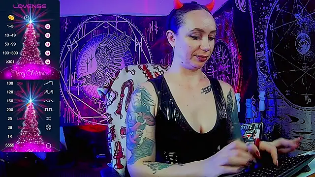 Snapshot of miss_jenna_lovee chatting on December 10, 11:43 am miss jenna lovee online show from December 10, 11:43 am