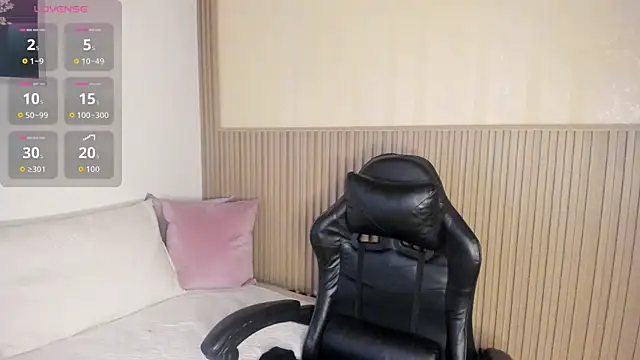 summer night  online show from October 4, 12:47 pm