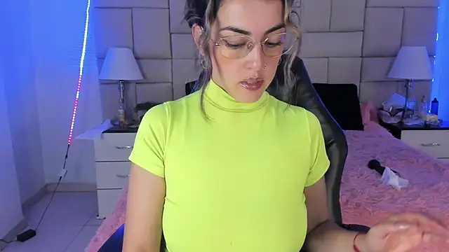 IsisLoveyes  online show from December 24, 12:00 am