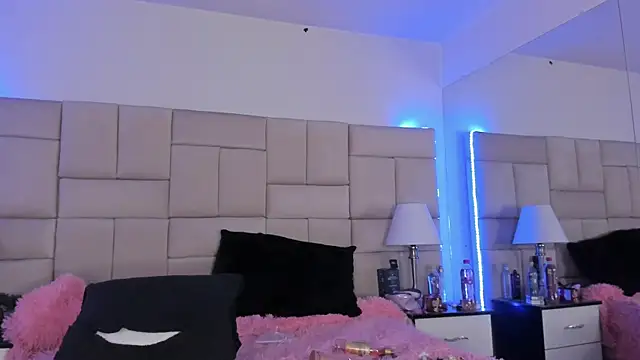 IsisLoveyes  online show from January 5, 3:00 am