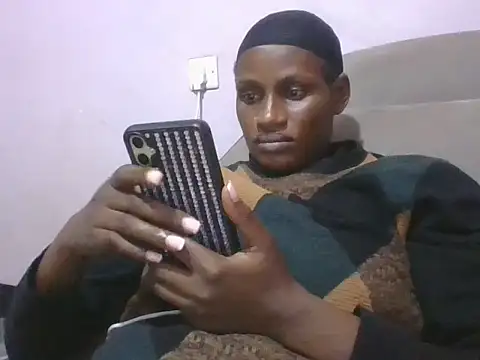 Snapshot of hairy_pussy4 chatting on October 30, 9:04 pm hairy pussy4 online show from October 30, 9:04 pm