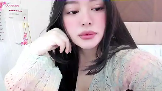 Snapshot of tenderlybaee chatting on December 6, 5:09 am tenderlybaee online show from December 6, 5:09 am