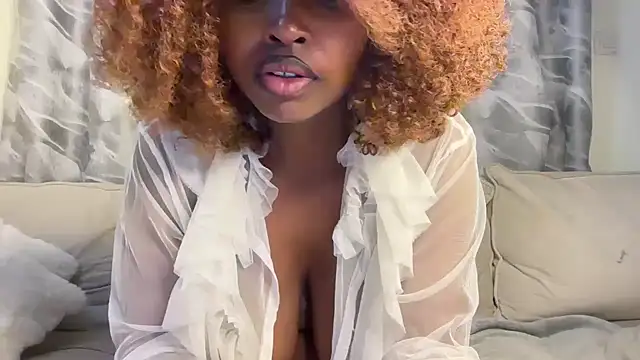 Snapshot of Chocolate_queen2 chatting on May 24, 5:12 am Chocolate queen2 online show from May 24, 5:12 am