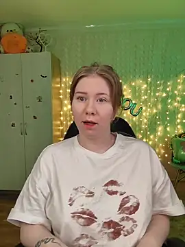 D0nna  online show from February 11, 7:08 pm