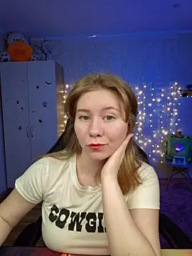 D0nna  online show from March 2, 10:05 pm