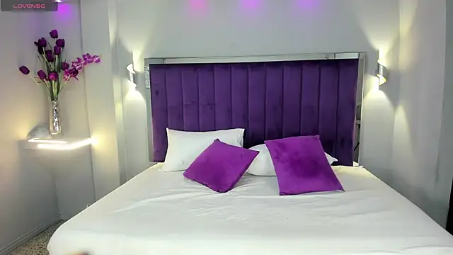 LindsyCater online show from October 24, 12:01 pm