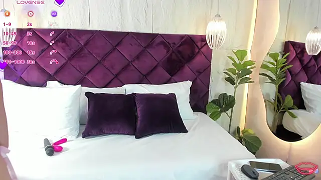 LindsyCater online show from January 7, 11:56 am