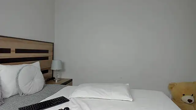 Renee-18 online show from June 16, 9:06 pm