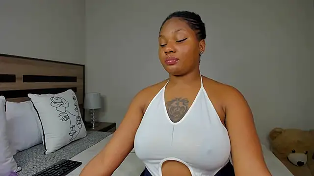 Renee-18 online show from July 9, 10:36 pm
