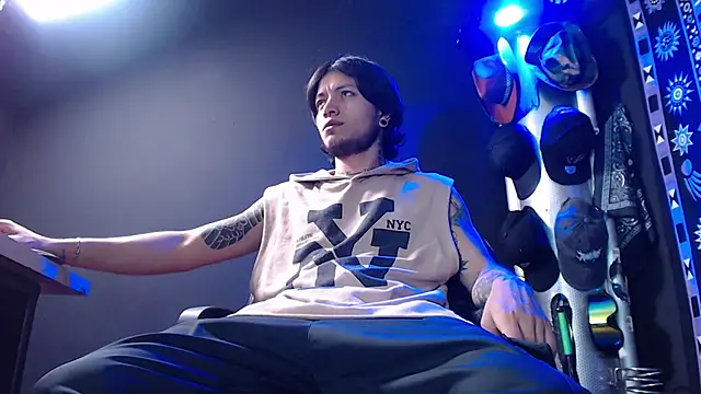 Dicaprioo  online show from February 19, 6:43 pm